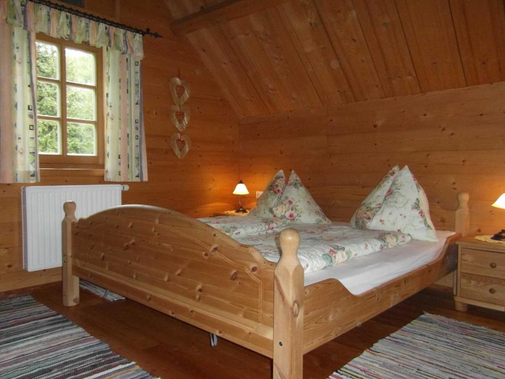 Postel nebo postele na pokoji v ubytování Pircherhof - Urlaub und Erholung im Troadkost'n