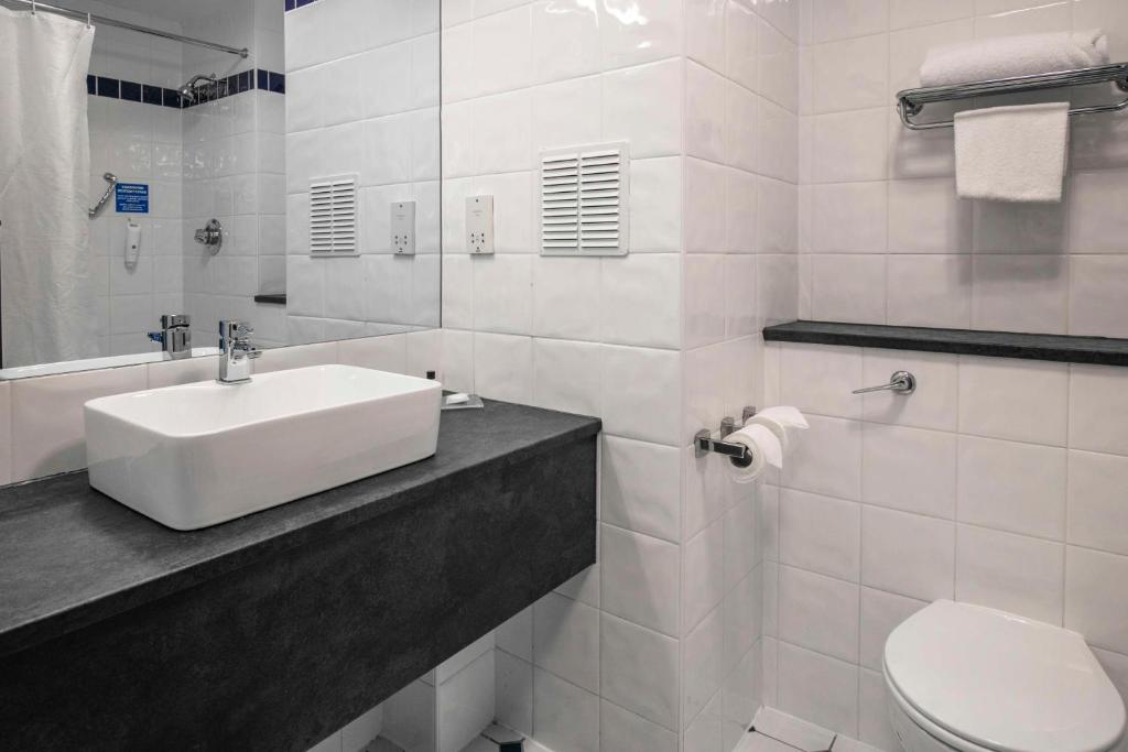Best Western Plough and Harrow Hotel - Superior Double Room With Double Bed - Non-Smoking