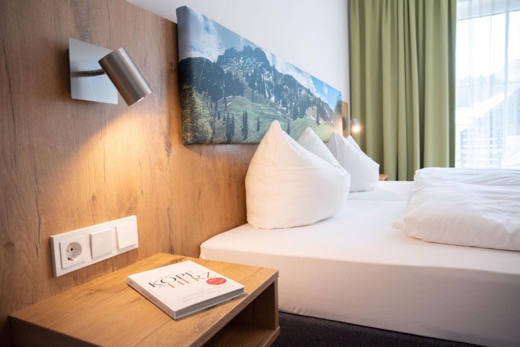 Burghotel Aschau - Superior Double Or Twin Room With Mountain View