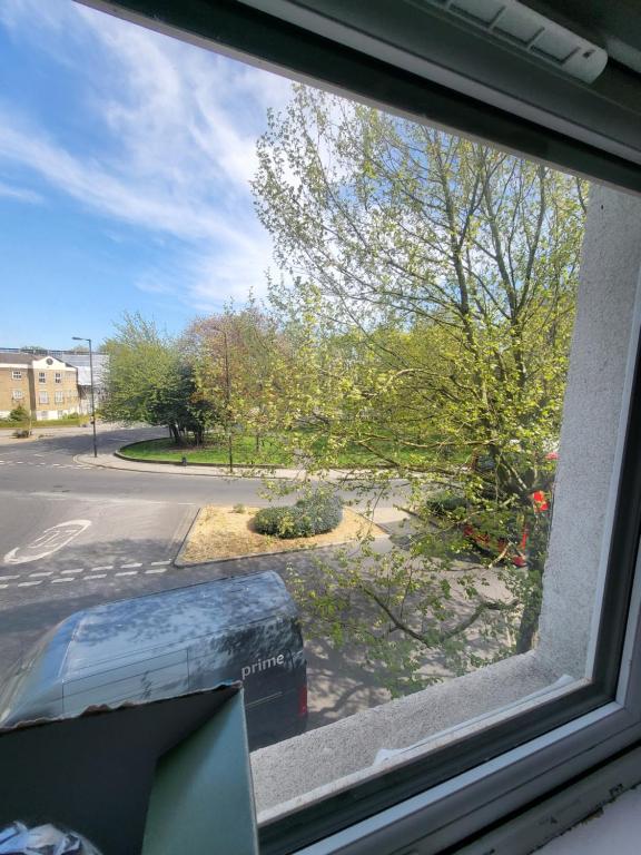 Private Room Near Central Ideal for City Explorers - Double Room With Shared Bathroom