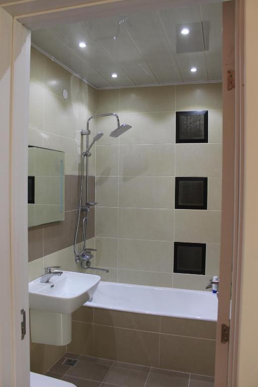 Bany a Guest House Pirosmani 60