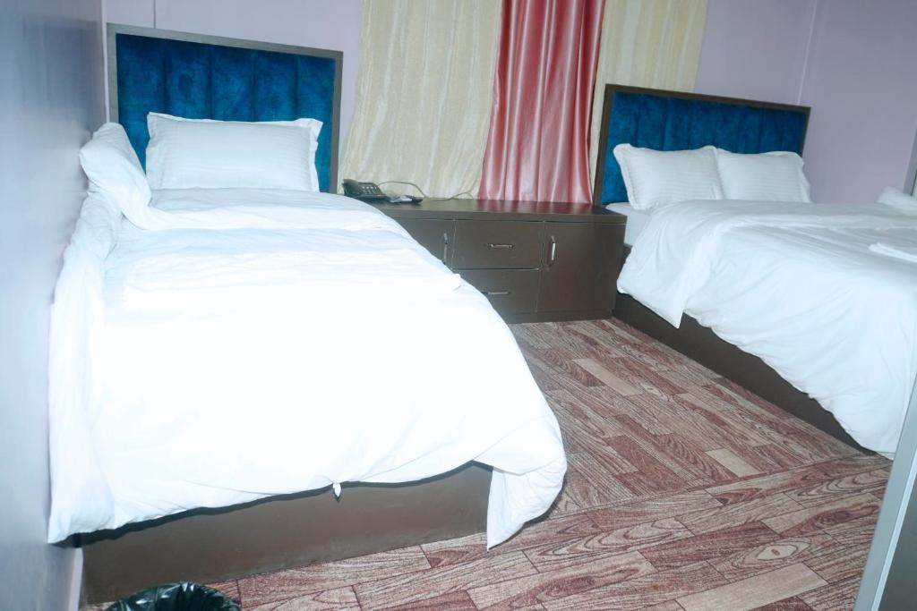 Pokhari Cottage Private Limited - Deluxe Double Room (2 Adultos + 1 Niño)