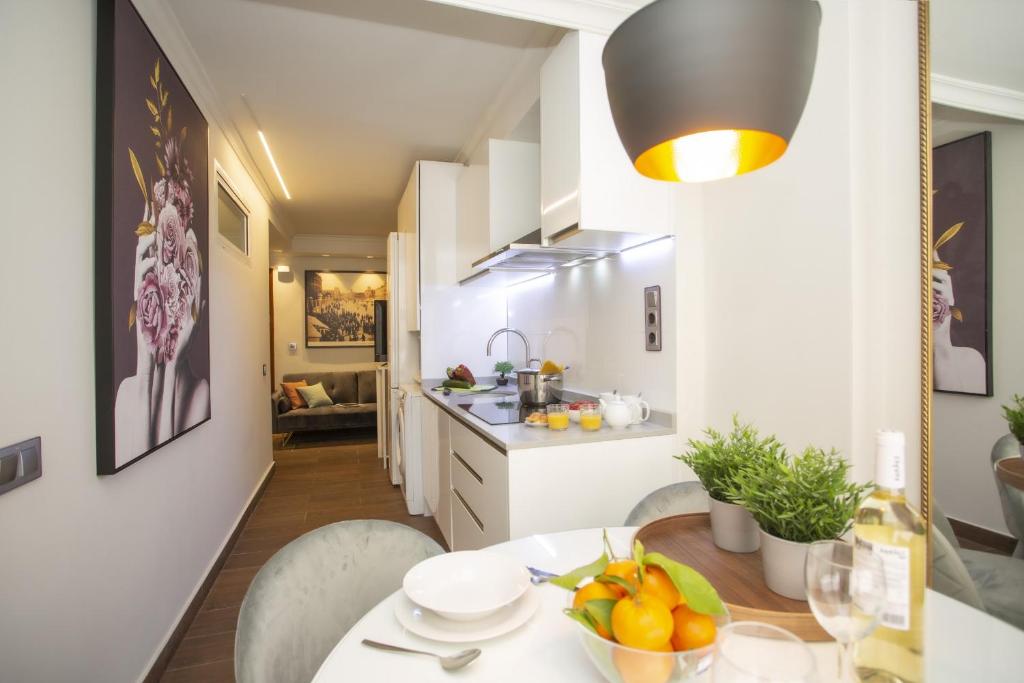 Η κουζίνα ή μικρή κουζίνα στο SingularStays Xativa III