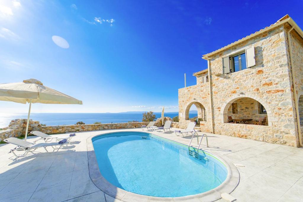 Πισίνα στο ή κοντά στο Villa Dioni Ena