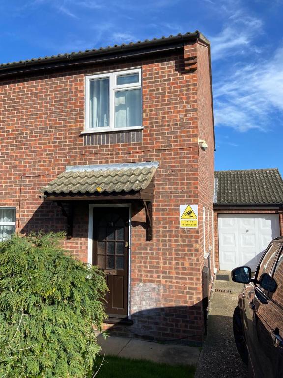 14 Wallcourt Road, Biddenham Updated 2024 Prices