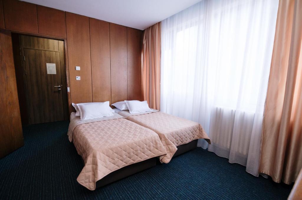 Hotel Slavija - Quintuple Room