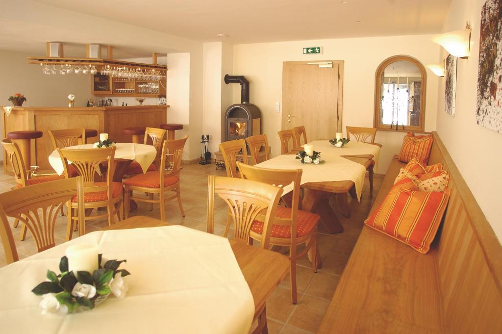 Posezení v ubytování Bed & Breakfast Landhaus Strasser