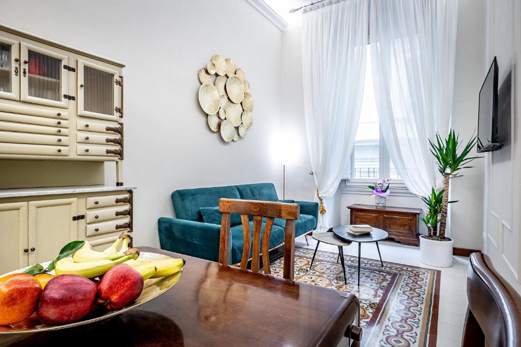 THREE APARTMENTS Via Roma - One-Bedroom Apartment