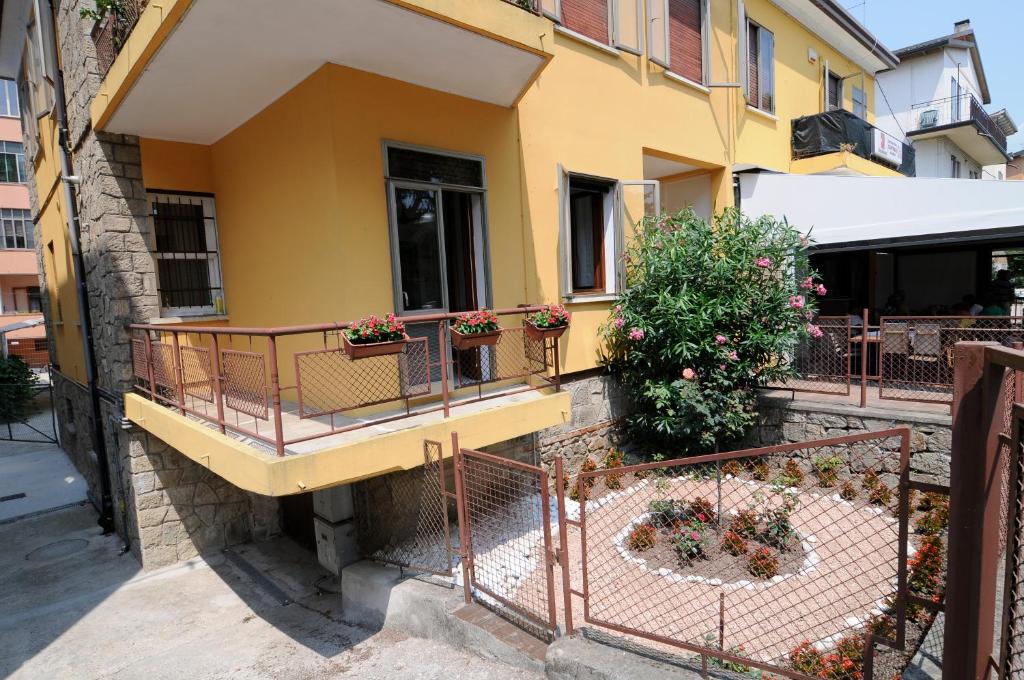 Budynek, w którym mieści się apartament