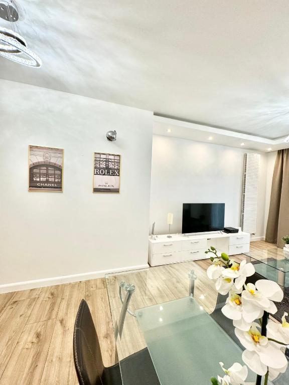 Platinum Towers Country 2 Country - Deluxe One-Bedroom Apartment