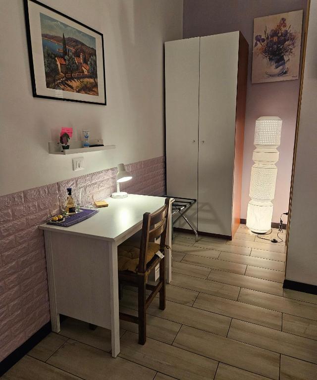 Kuchnia lub aneks kuchenny w obiekcie B&B Villa Emilia Milano