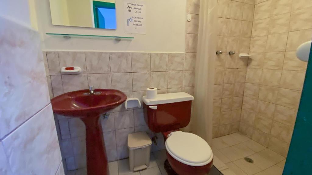 Koupelna v ubytování Sakti Hostal B&B