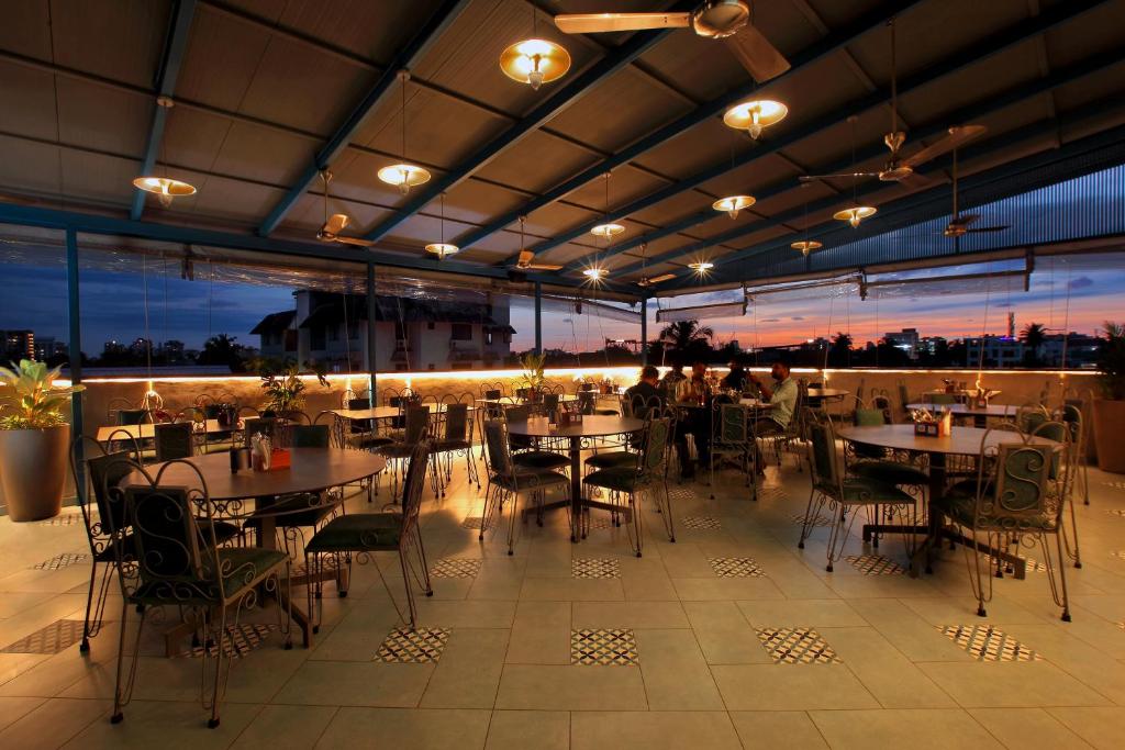Restaurace v ubytování Park Residency Luxury Business Hotel