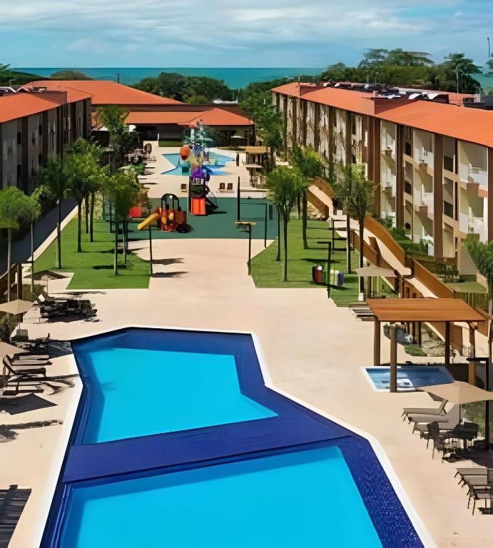 Bazén v ubytování Ondas Praia Resort em Porto Seguro nebo v jeho okolí