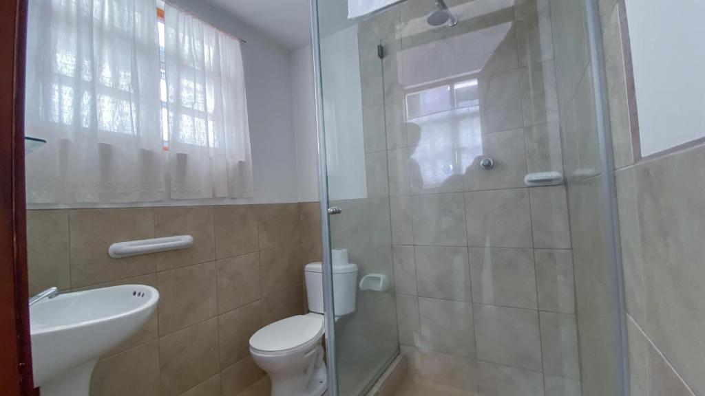 Koupelna v ubytování Sakti Hostal B&B