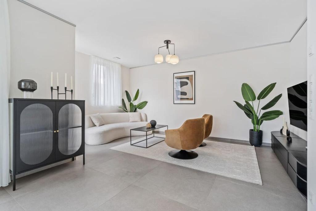 Luxury 2BR, Free Parking, Balcony - Resim 17