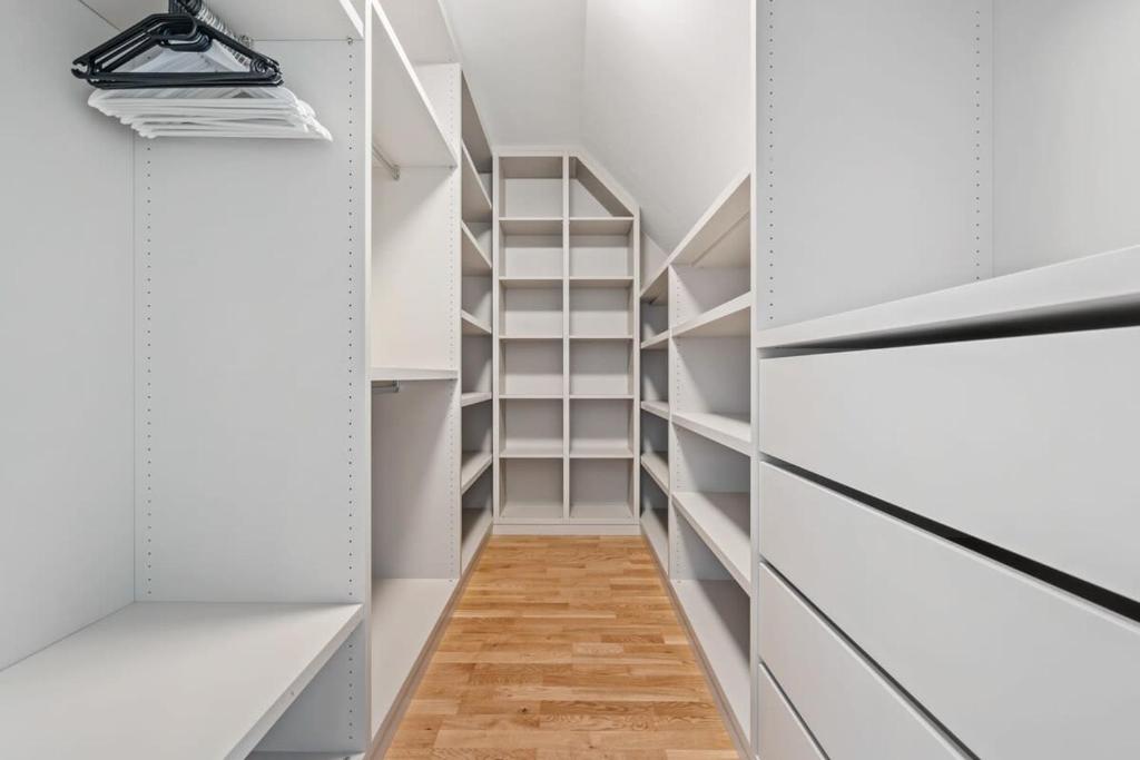 Luxury 2BR, Free Parking, Balcony - Resim 31