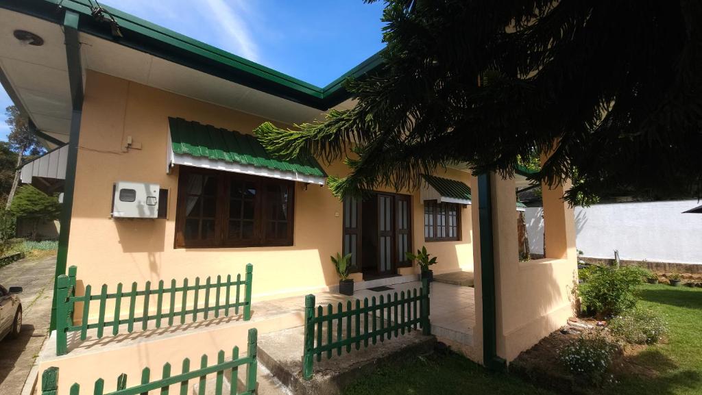 The Loris Manor - 16