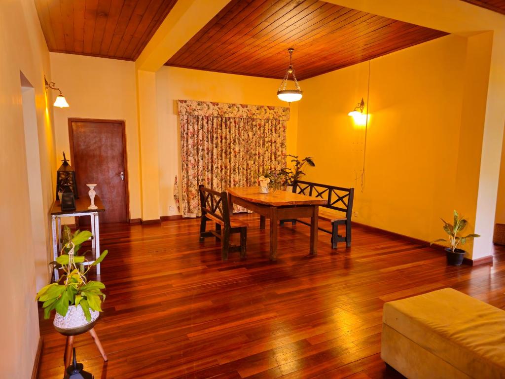 The Loris Manor - 17