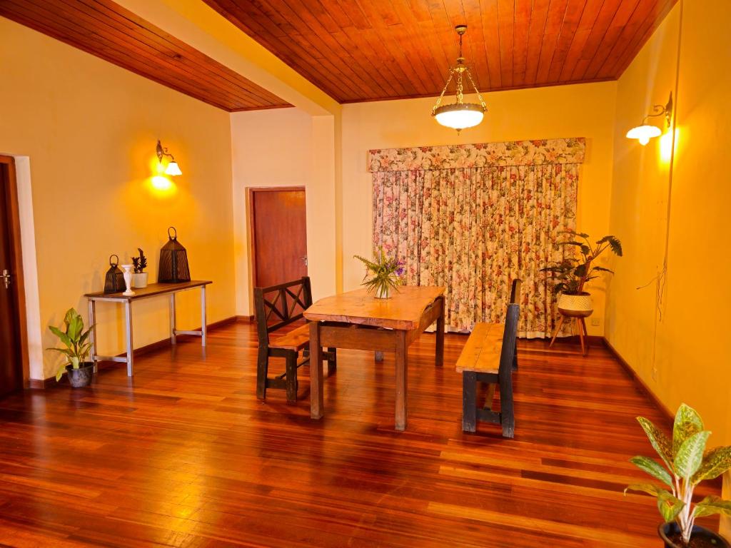 The Loris Manor - 18