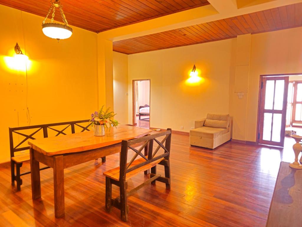 The Loris Manor - 19