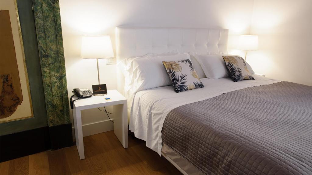 Santa Chiara Boutique Hotel - Resim 44