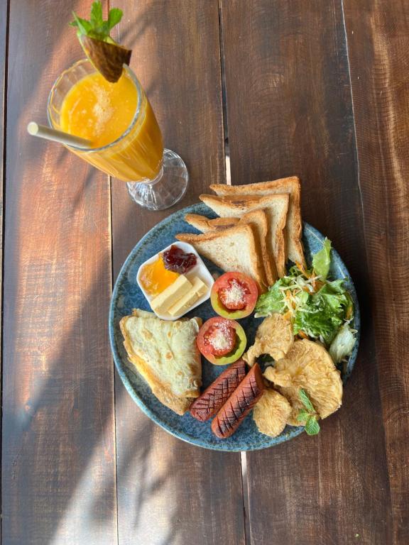 The Loris Manor - 14