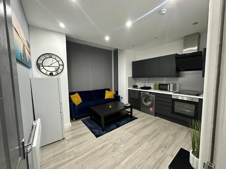 Virtuvė arba virtuvėlė apgyvendinimo įstaigoje Luxurious 2 bedroom flat