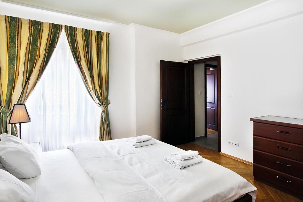 Residence Thunovska - One-Bedroom Apartment