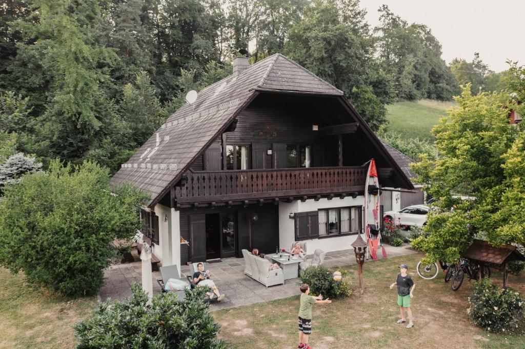 Garður fyrir utan Ferienhaus im Weingarten
