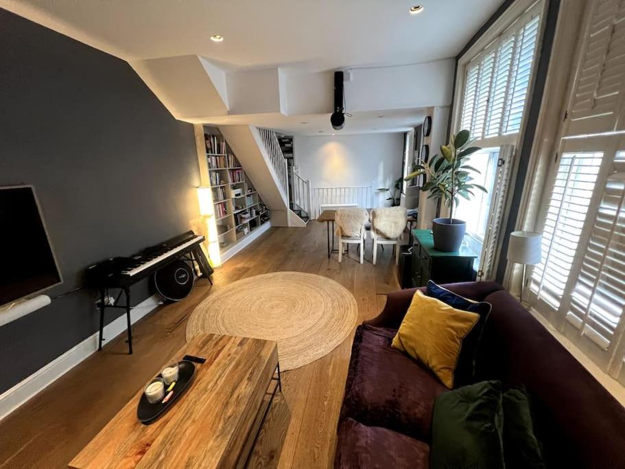 Cosy rustic 2 bedroom townhouse in Central London, Londres (tarifs ...