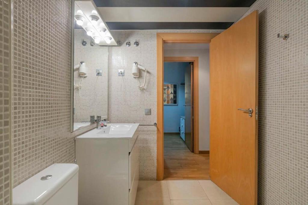 Koupelna v ubytování Modern and bright apartment in Eixample 5-1