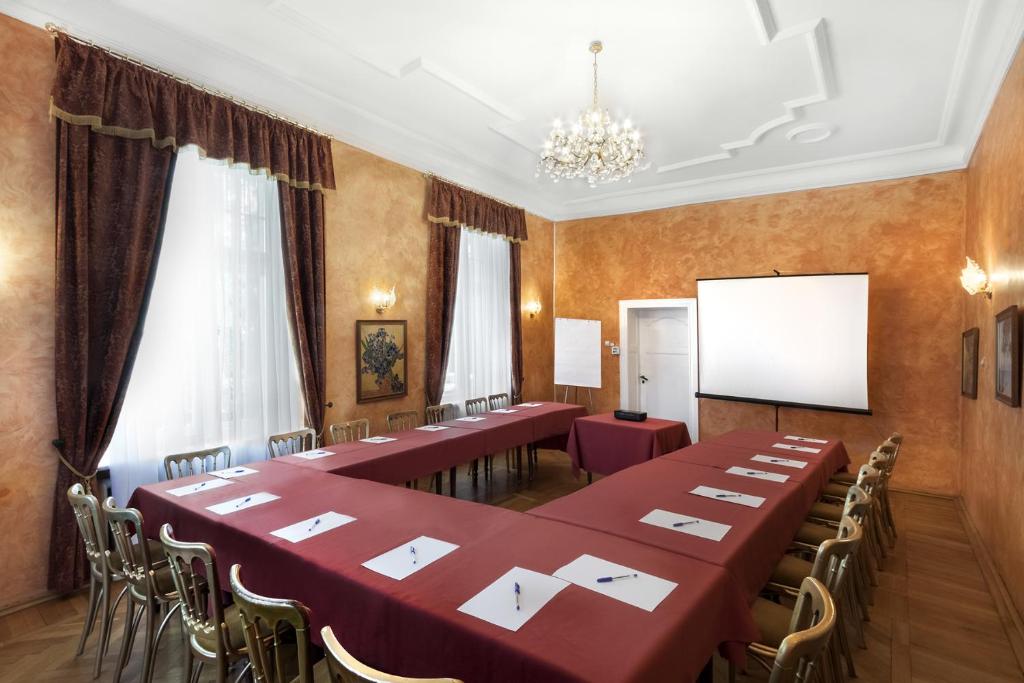 Konferenční prostory v ubytování Pałac Nieznanice Zabytek Gościnny ze SPA