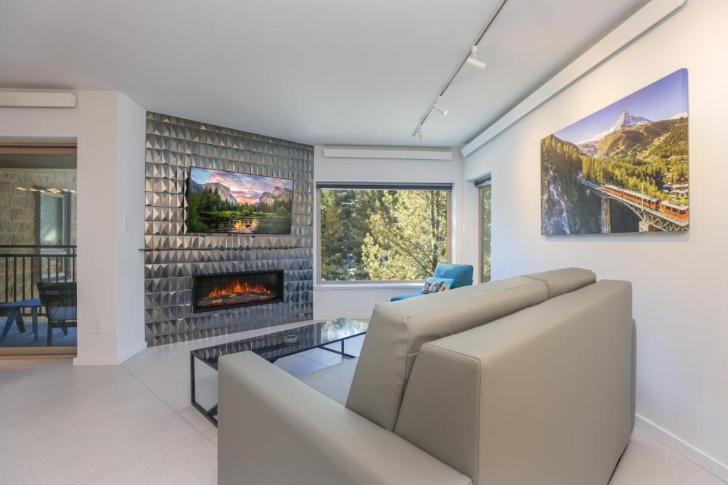 Powderhorn Streamside Condo Beautiful Remodel, Nice Location