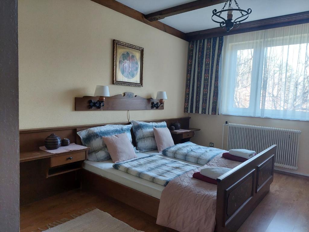 Posteľ alebo postele v izbe v ubytovaní Pension Welserhof