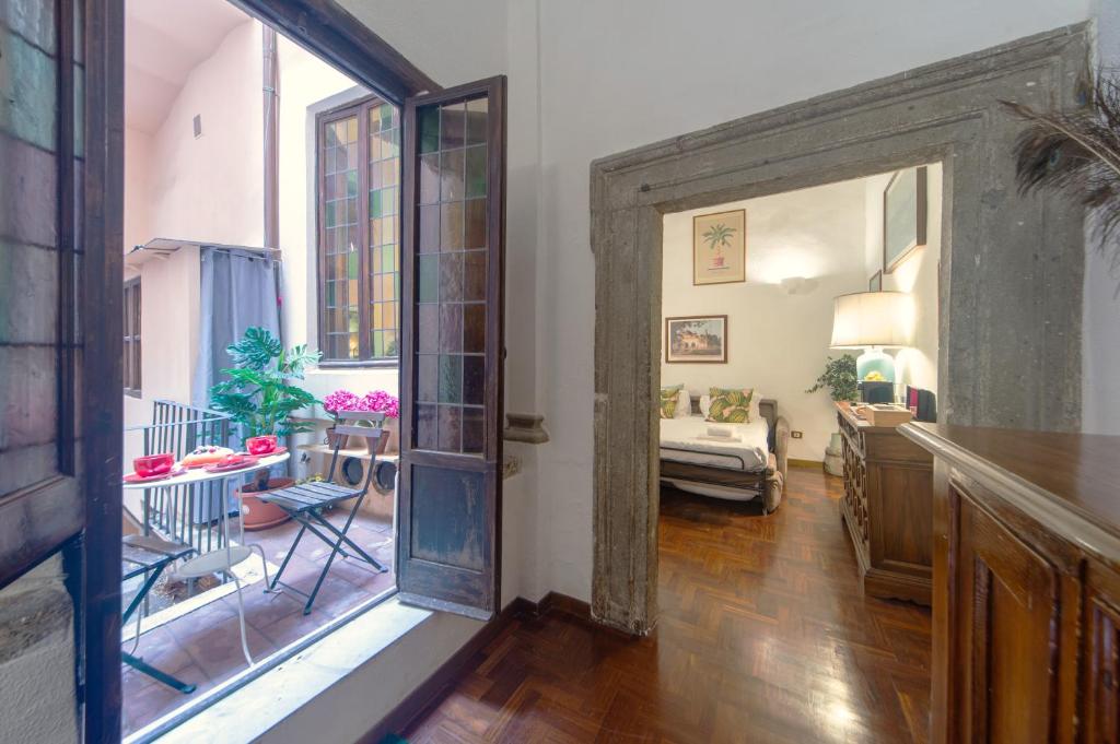 Posteľ alebo postele v izbe v ubytovaní Cartari, Renaissance flat a few steps from piazza Navona and Vatican