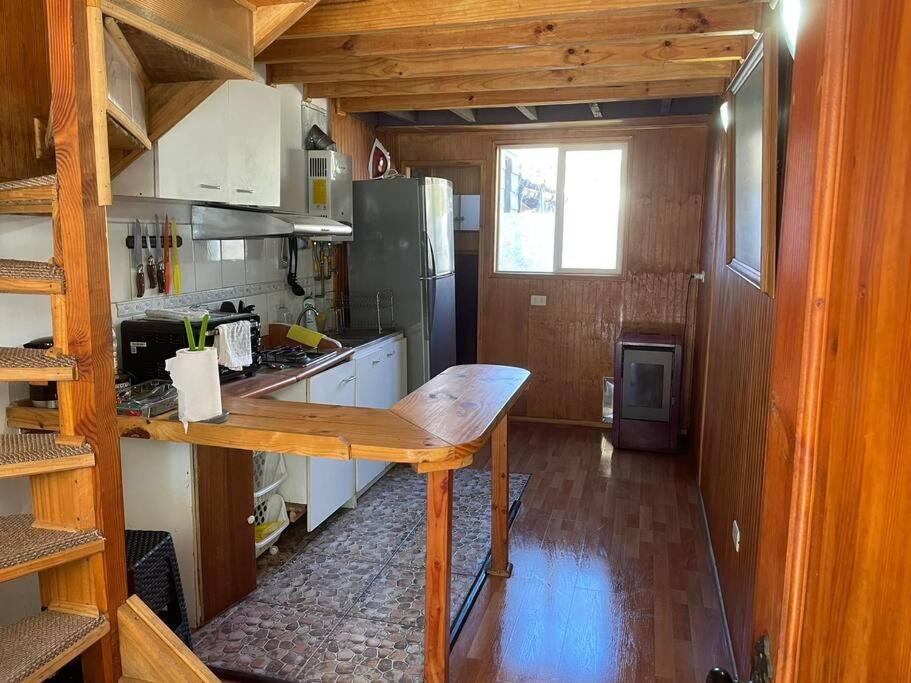 Dapur atau dapur kecil di Hermosa Cabaña Duplex en Villa Alto de Puerto Varas