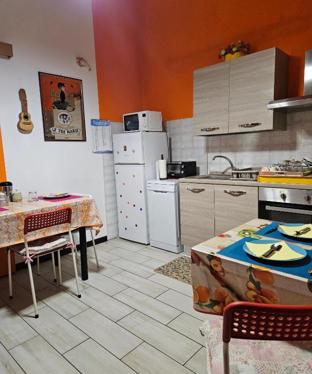 Kuchnia lub aneks kuchenny w obiekcie B&B Villa Emilia Milano