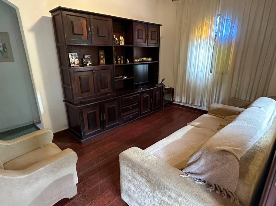 Μια τηλεόραση ή/και κέντρο ψυχαγωγίας στο Casa no campo