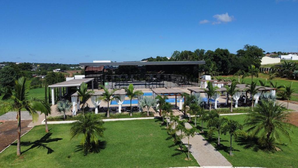 Bazén v ubytování Hotel Lago Dourado nebo v jeho okolí