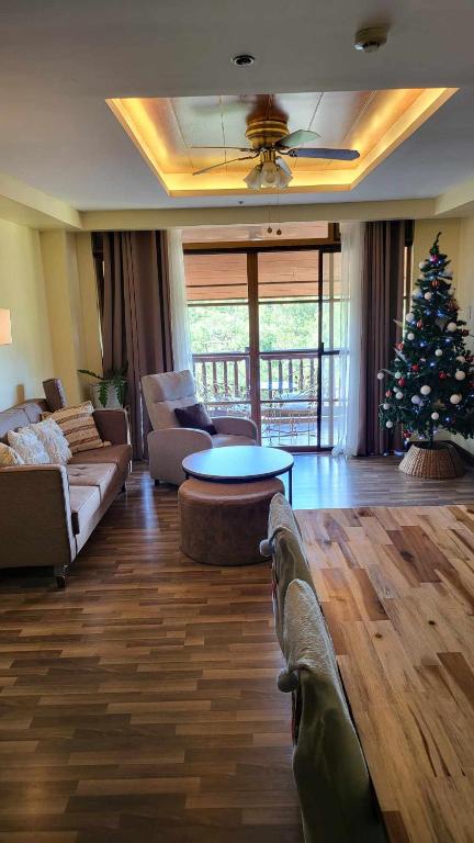 Family Room,2 King Bed Privately Owned at The Forest Lodge by Mist and Pine - Room King Con Mountain View