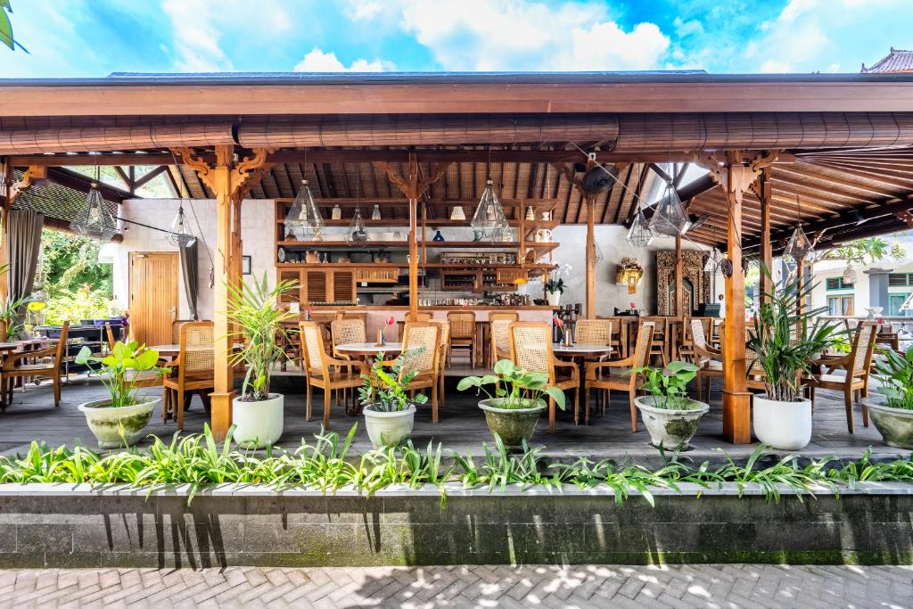 Restaurace v ubytování Meruhdani Boutique Hotel Ubud