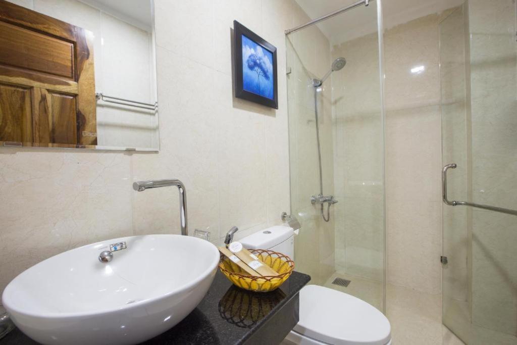 Koupelna v ubytování Lis Hotel