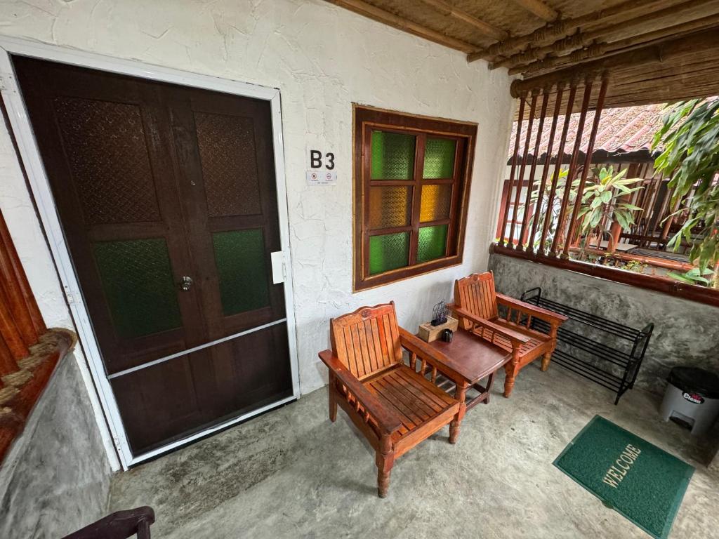 Balkón nebo terasa v ubytování Pagi Pagi villas