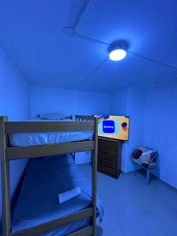 Tempat tidur susun dalam kamar di 4 a mas