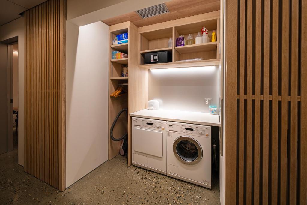 Dapur atau dapur kecil di Eminence by The Hakuba Collection