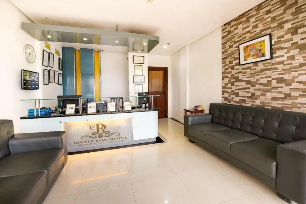 Posezení v ubytování Royale Parc Hotel Puerto Princesa Palawan