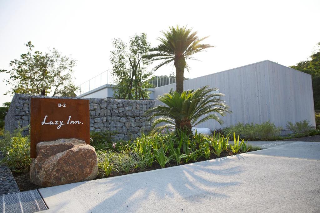 Zahrada ubytování 淡路島ヴィラ Lazy Inn.