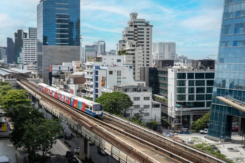 VIC 3 Bangkok Hotel - Resim 11