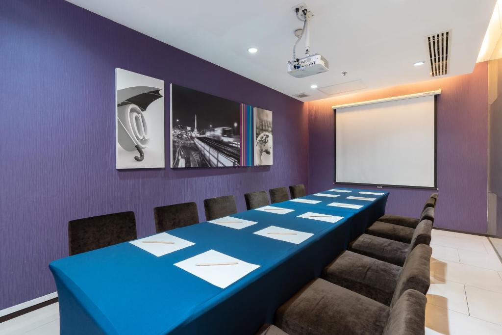 VIC 3 Bangkok Hotel - Resim 38